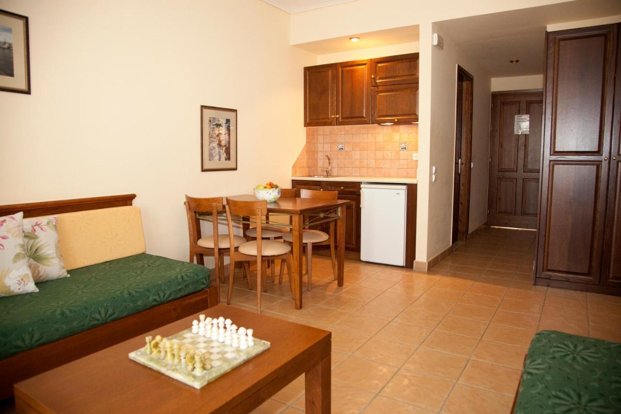 Mylos Hotel Apartments (Adults Only) Платаньяс Екстер'єр фото